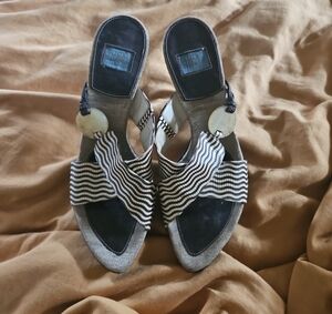Black and White Sandals with Stripes and Wedge Heel